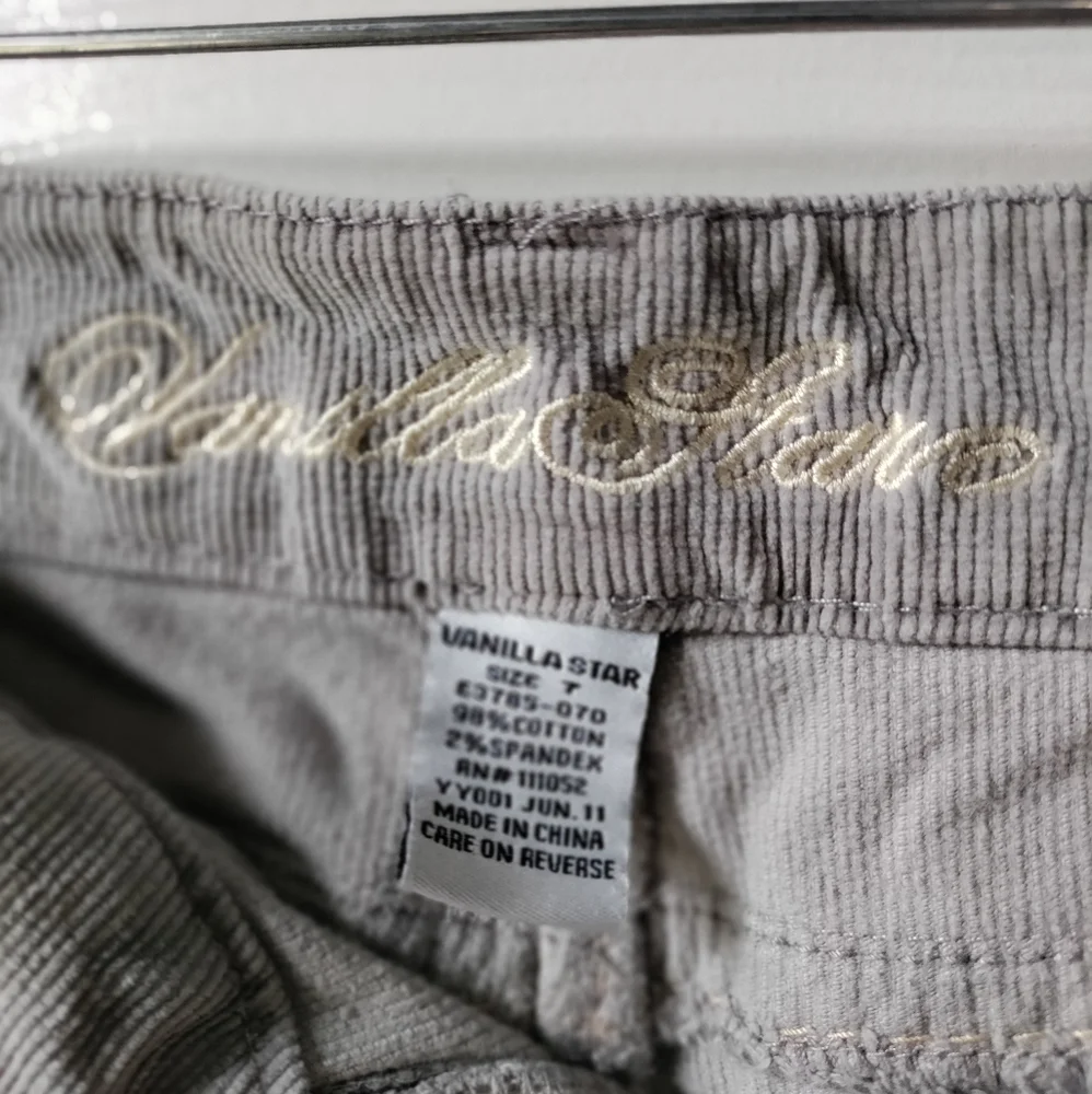 VanillaStar grey corduroy juniors shorts size 7 - Picture 5 of 5